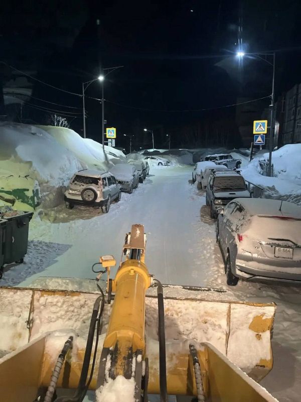 В Петропавловске-Камчатском в круглосуточном режиме работают подрядные организации