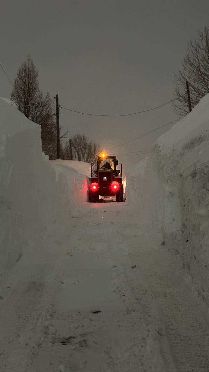 В Петропавловске-Камчатском дорожные службы в ночную смену продолжили комплекс мероприятий по расчистке В Петропавловске-Камчатском дорожные службы в ночную смену продолжили комплекс мероприятий по расчистке