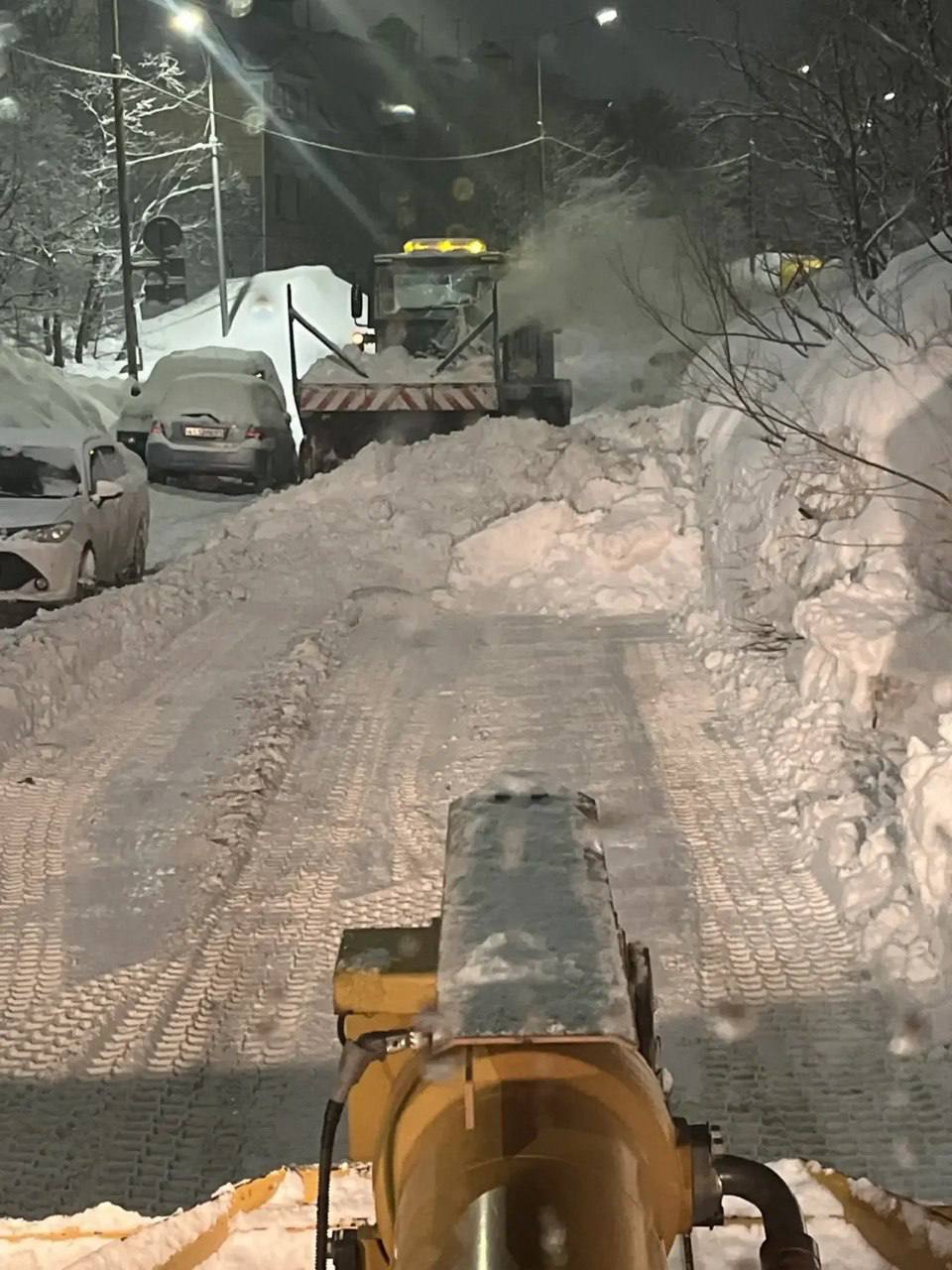 В Петропавловске-Камчатском дорожные службы в ночную смену продолжили комплекс мероприятий по расчистке В Петропавловске-Камчатском дорожные службы в ночную смену продолжили комплекс мероприятий по расчистке