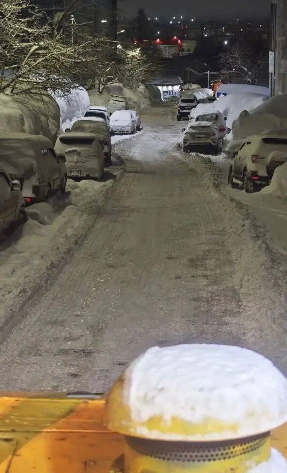 В Петропавловске-Камчатском дорожные службы в ночную смену продолжили комплекс мероприятий по расчистке В Петропавловске-Камчатском дорожные службы в ночную смену продолжили комплекс мероприятий по расчистке