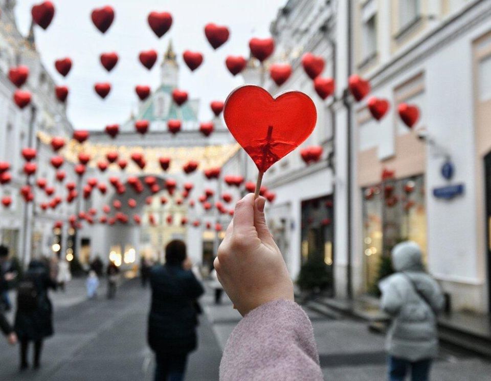 В Госдуме предложили переименовать День Святого Валентина в "День любви" или "День плюшевой игрушки"