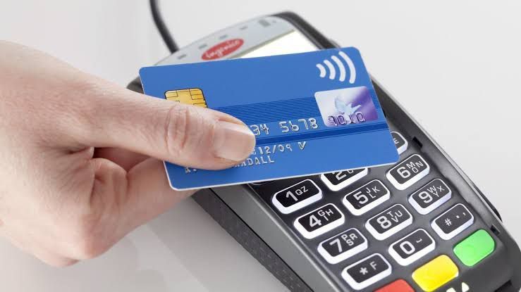 Как новый налог изменит мир безналичных платежей в 2026 году