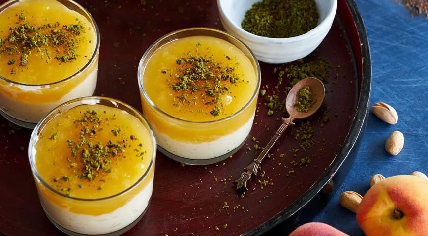 Удивительный мухаллеби с персиковым соусом