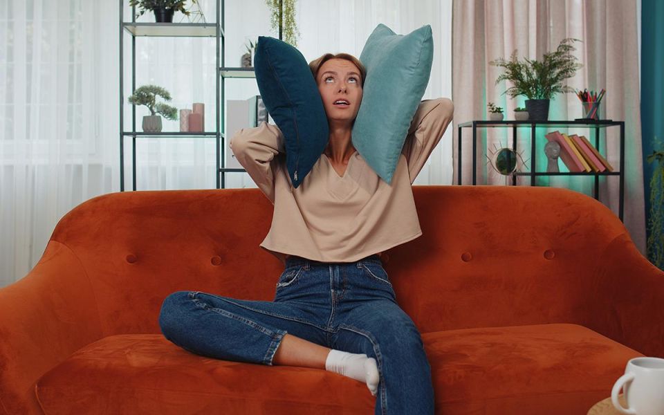 Как бороться с шумными соседями: практическое руководство на 2026 год