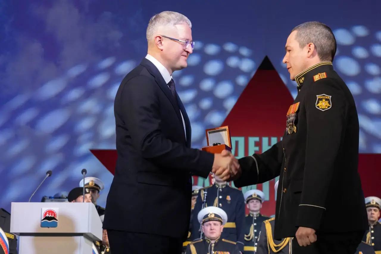 Торжественное мероприятие, посвящённое Дню защитника Отечества состоялось на Камчатке Торжественное мероприятие, посвящённое Дню защитника Отечества состоялось на Камчатке