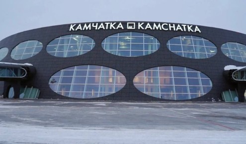 Пассажиры, летевшие вчера из Москвы на Камчатку, вторые сутки не могут добраться до пункта назначения