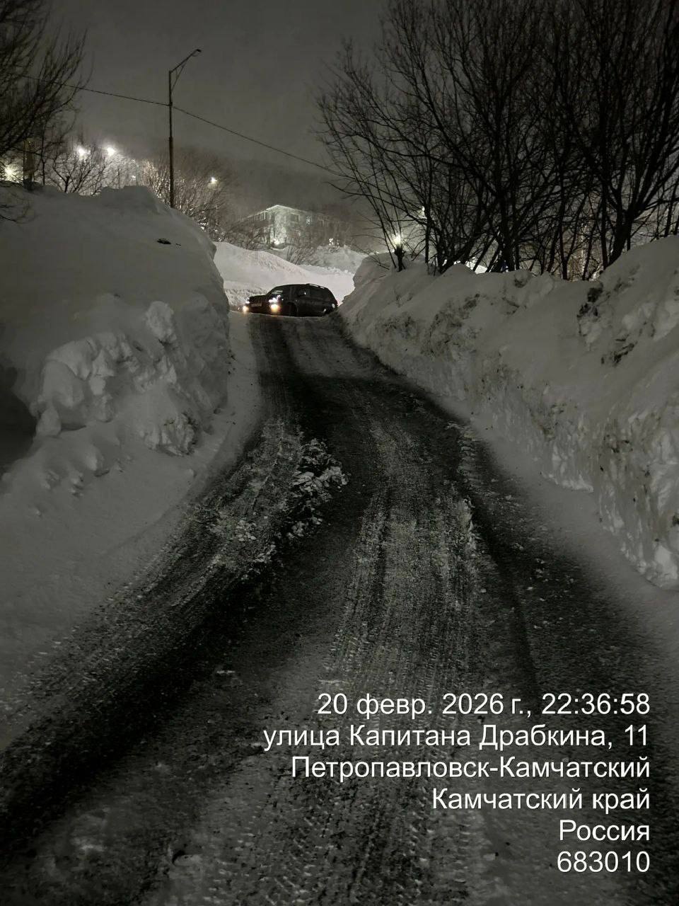 В ночную смену были продолжены работы по расчистке и обработке противогололедными материалами городских территорий В ночную смену были продолжены работы по расчистке и обработке противогололедными материалами городских территорий