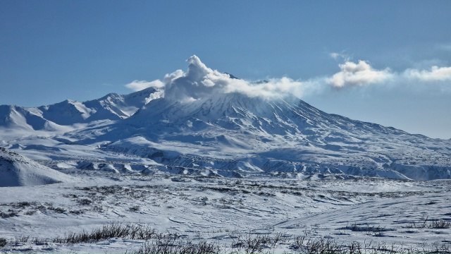 Человек застрял на Мутновском перевале