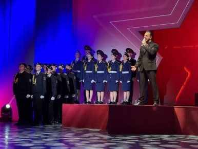 Кадеты 45-й школы посетили праздничный концерт в Камчатском театре драмы и комедии, посвященный Дню защитника Отечества