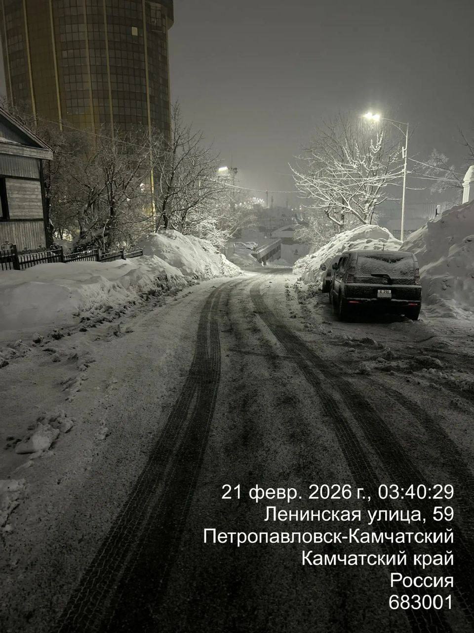 В ночную смену были продолжены работы по расчистке и обработке противогололедными материалами городских территорий В ночную смену были продолжены работы по расчистке и обработке противогололедными материалами городских территорий