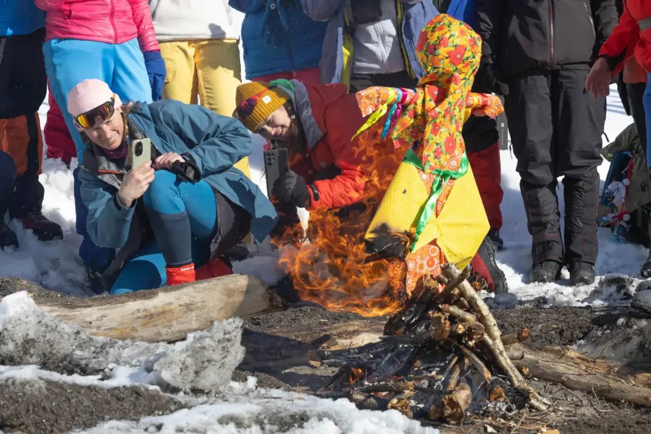 Медвежья Масленица: лыжный поход и огненное веселье! Медвежья Масленица: лыжный поход и огненное веселье!