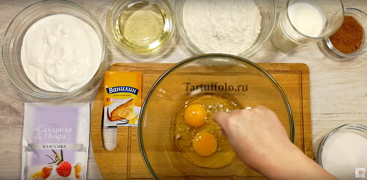 Нежный торт на кефире: простой рецепт на сковороде