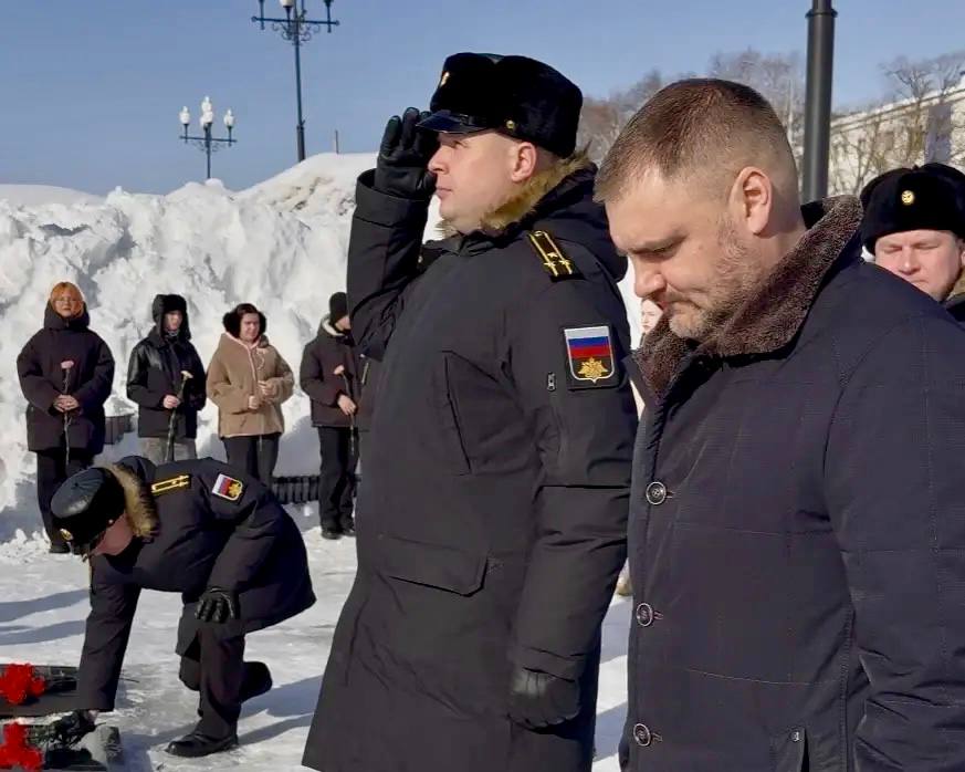 Память героев-подводников почтили в Вилючинске Память героев-подводников почтили в Вилючинске