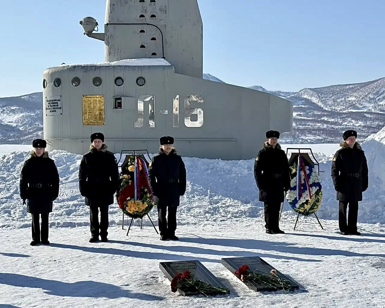 Память героев-подводников почтили в Вилючинске Память героев-подводников почтили в Вилючинске