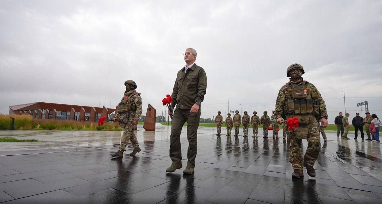 «Мы очень ждём вас дома с Победой!»: губернатор Камчатского края Владимир Солодов поздравил защитников Отечества «Мы очень ждём вас дома с Победой!»: губернатор Камчатского края Владимир Солодов поздравил защитников Отечества