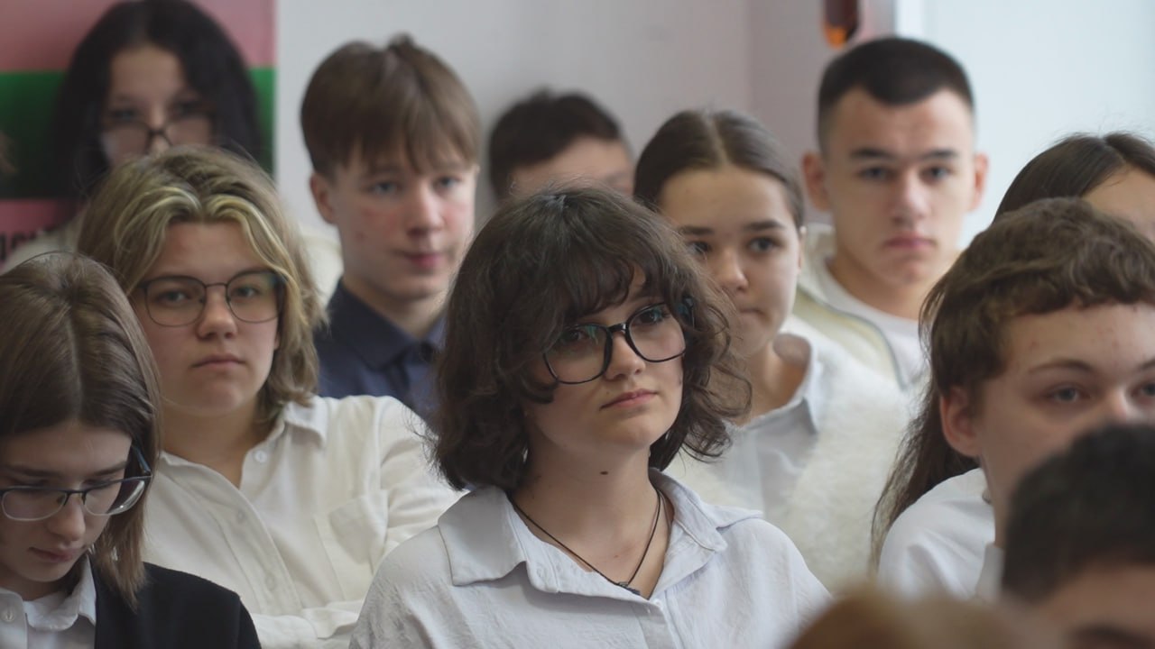 Ветераны СВО провели уроки мужества для камчатских школьников Ветераны СВО провели уроки мужества для камчатских школьников