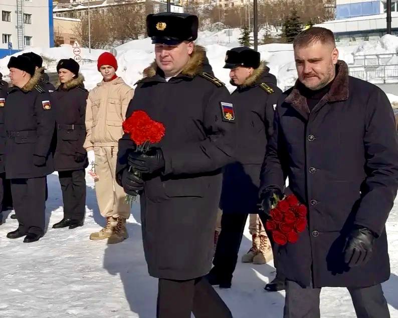 Память героев-подводников почтили в Вилючинске Память героев-подводников почтили в Вилючинске