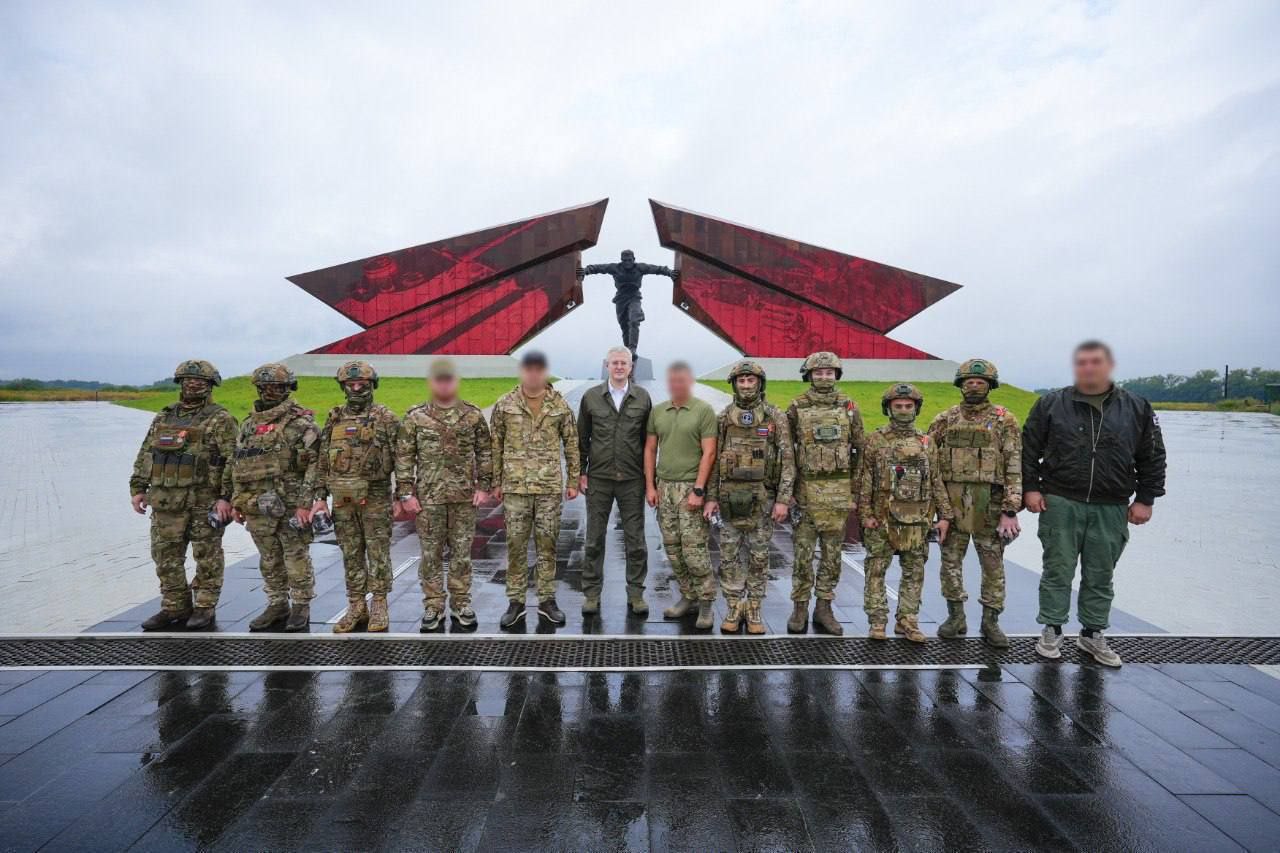 «Мы очень ждём вас дома с Победой!»: губернатор Камчатского края Владимир Солодов поздравил защитников Отечества «Мы очень ждём вас дома с Победой!»: губернатор Камчатского края Владимир Солодов поздравил защитников Отечества