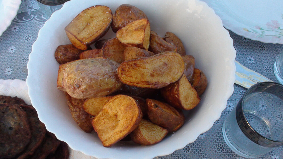 Как приготовить картофель по-деревенски: простой и вкусный рецепт
