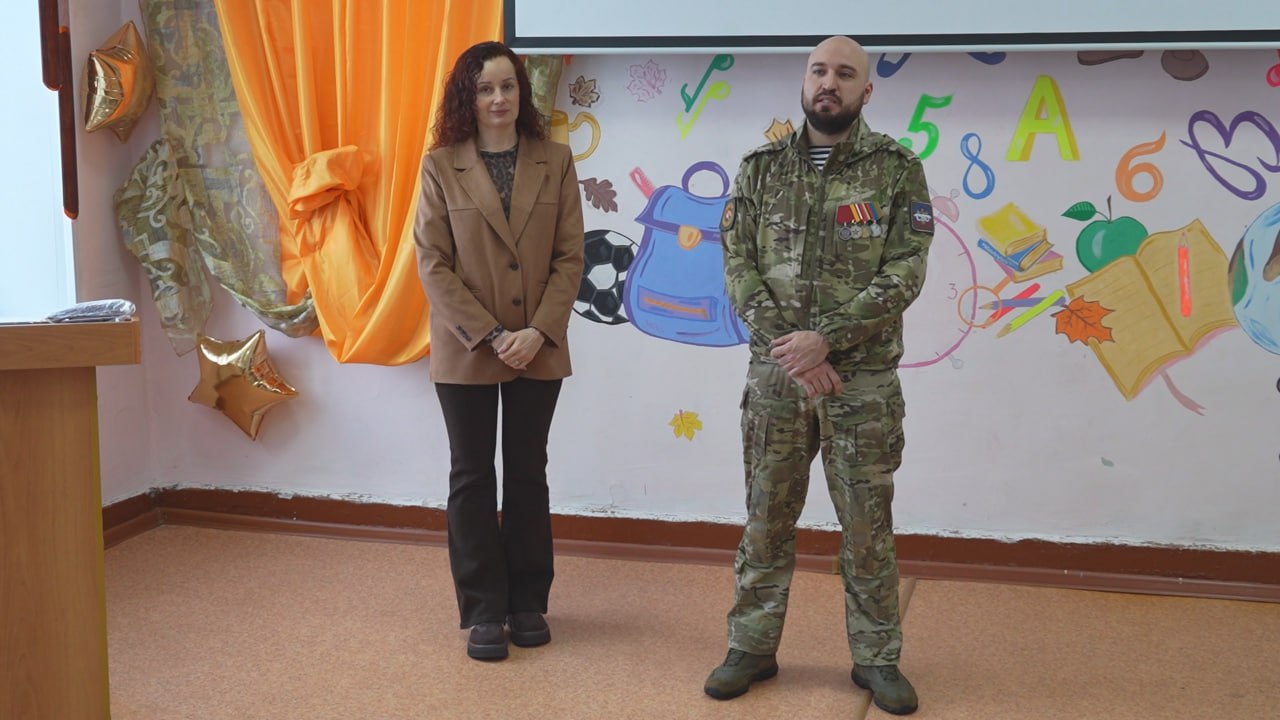 Ветераны СВО провели уроки мужества для камчатских школьников Ветераны СВО провели уроки мужества для камчатских школьников