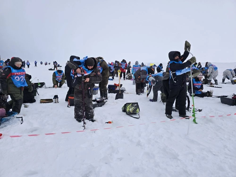 Елизовчанин выиграл снегоход за зубаря длиной почти 30 сантиметров Елизовчанин выиграл снегоход за зубаря длиной почти 30 сантиметров