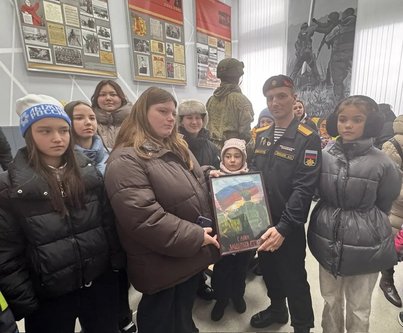 Воспитанники детского дома посетили бригаду морской пехоты в рамках проекта Городской Думы «Герои нашего времени» Воспитанники детского дома посетили бригаду морской пехоты в рамках проекта Городской Думы «Герои нашего времени»