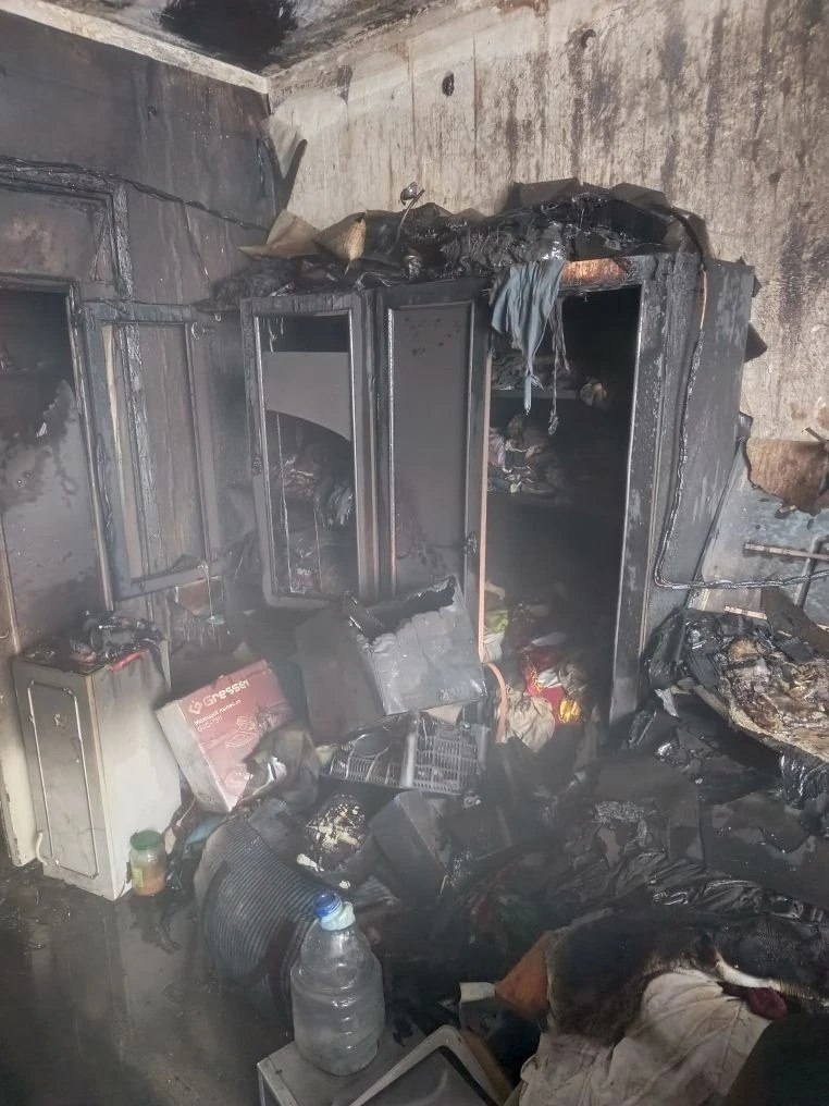 Начальник пожарного поста вынес пожилую женщину из горящего дома на Камчатке