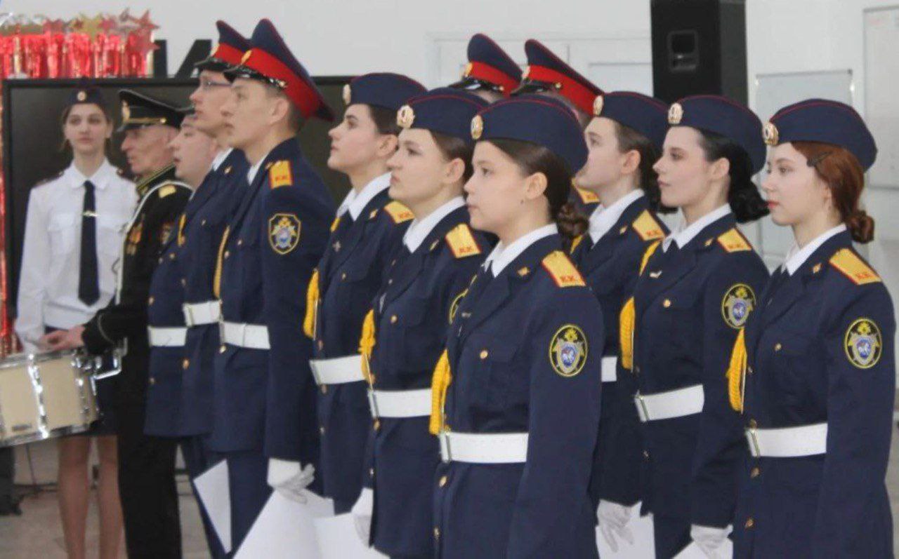 Будущие кадеты школы № 45 приняли присягу при участии сотрудников следственного управления СК России по Камчатскому краю Будущие кадеты школы № 45 приняли присягу при участии сотрудников следственного управления СК России по Камчатскому краю
