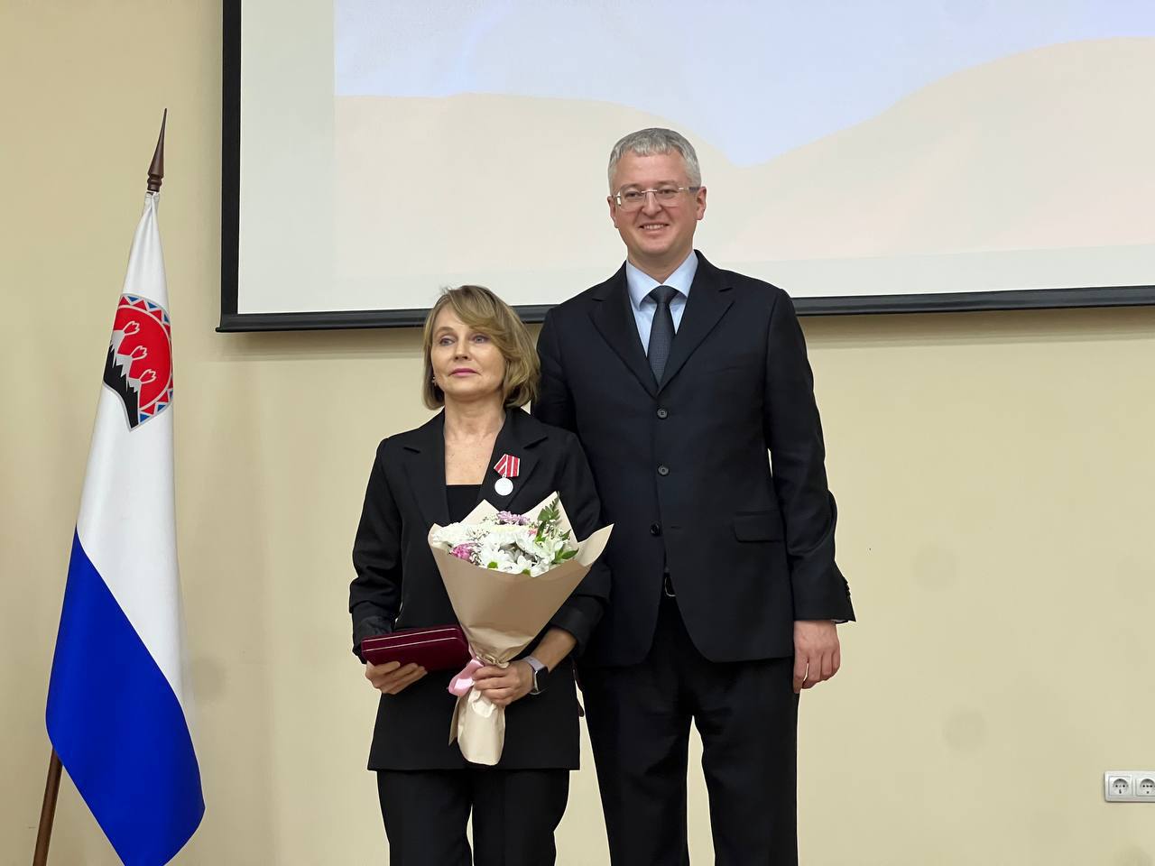 Медикам Камчатки вручили государственные награды за мужество и героизм, проявленные во время сильнейшего землетрясения в прошлом году Медикам Камчатки вручили государственные награды за мужество и героизм, проявленные во время сильнейшего землетрясения в прошлом году