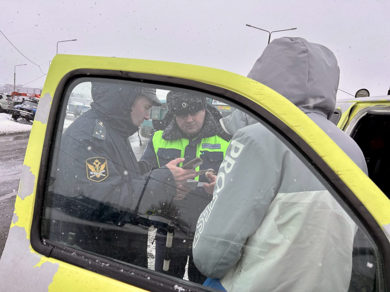 Камчатские водители задолжали 28 миллионов рублей штрафов за нарушения ПДД Камчатские водители задолжали 28 миллионов рублей штрафов за нарушения ПДД