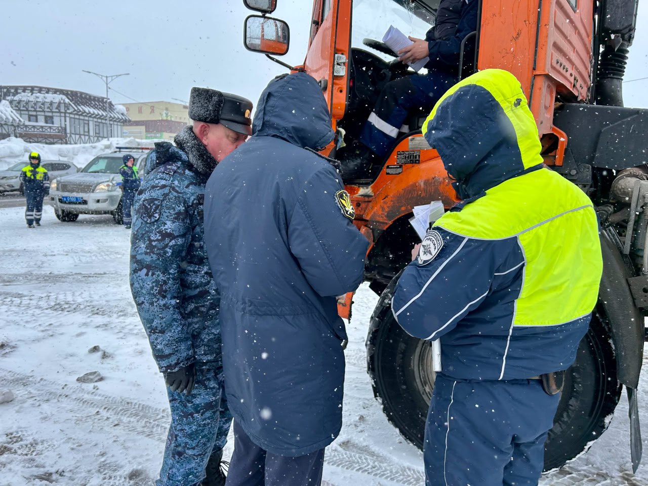 Камчатские водители задолжали 28 миллионов рублей штрафов за нарушения ПДД Камчатские водители задолжали 28 миллионов рублей штрафов за нарушения ПДД