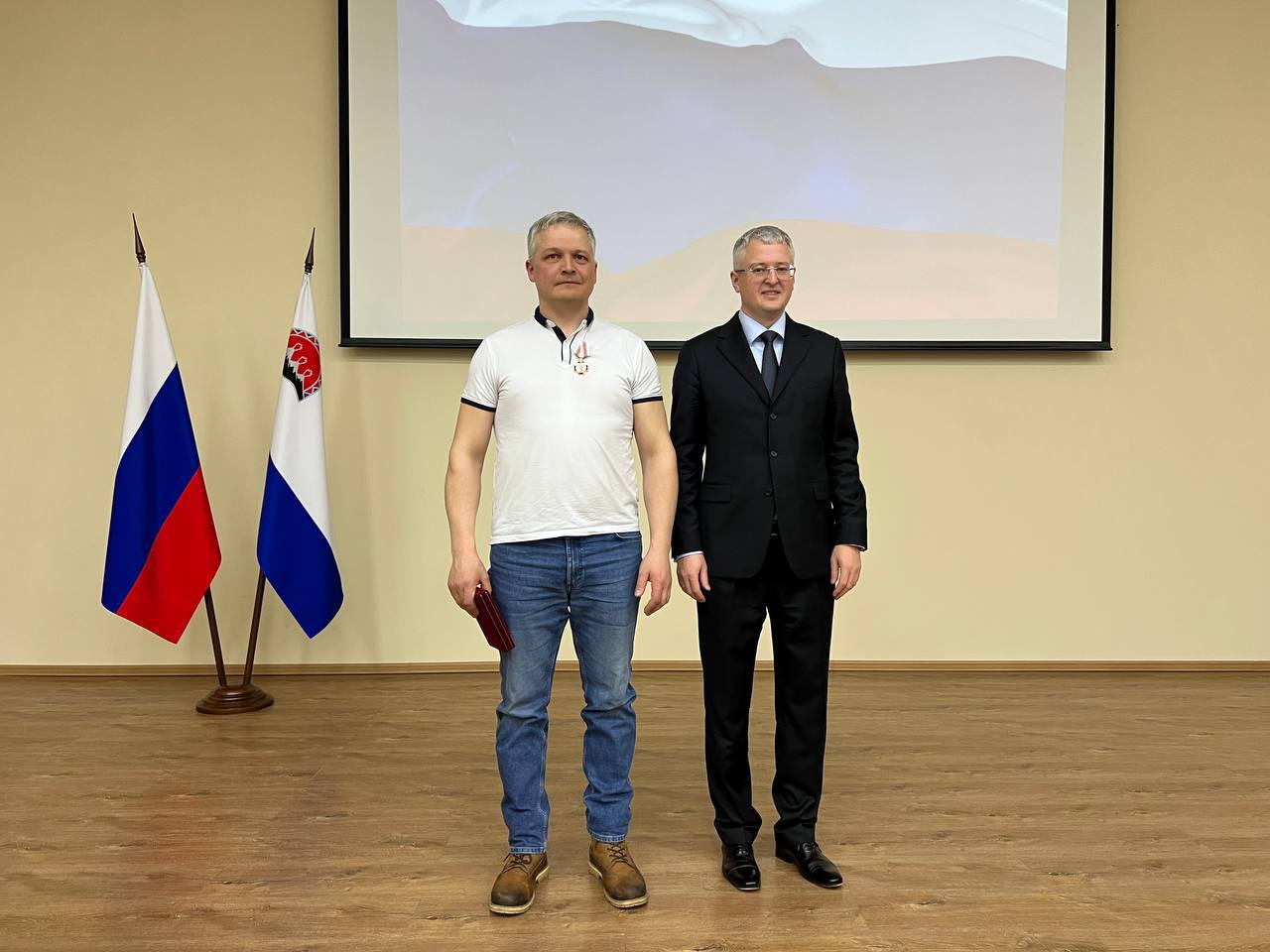 Медикам Камчатки вручили государственные награды за мужество и героизм, проявленные во время сильнейшего землетрясения в прошлом году Медикам Камчатки вручили государственные награды за мужество и героизм, проявленные во время сильнейшего землетрясения в прошлом году