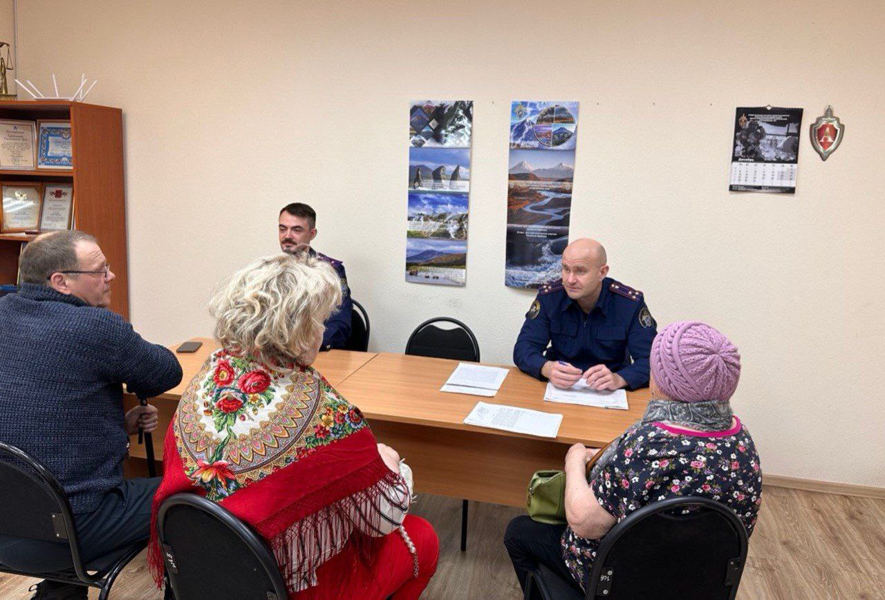 Руководитель следственного управления Следственного комитета Российской Федерации по Камчатскому краю Владимир Владимирович Кулаков провел выездной личный прием жителей региона