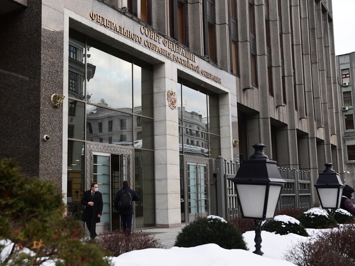 Законопроект о приостановке связи по требованию ФСБ попадает под прицел Совфеда