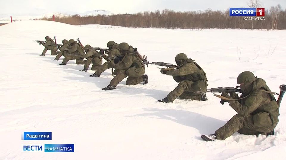 Военнослужащие 40-ой отдельной гвардейской дважды Краснознамённой Краснодарско-Харбинской ордена Жукова бригады морской пехоты Тихоокеанского флота с гранатомётчиками проводили учебно-методические сборы весь февраль