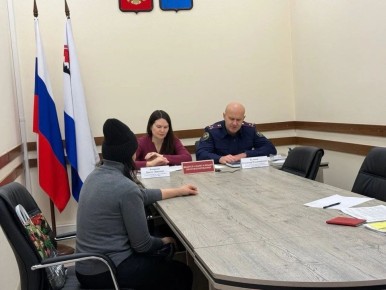 Руководитель следственного управления СК России по Камчатскому краю Владимир Владимирович Кулаков и Уполномоченный по правам ребенка в Камчатском крае Инесса Эриковна Койрович провели совместный личный прием граждан