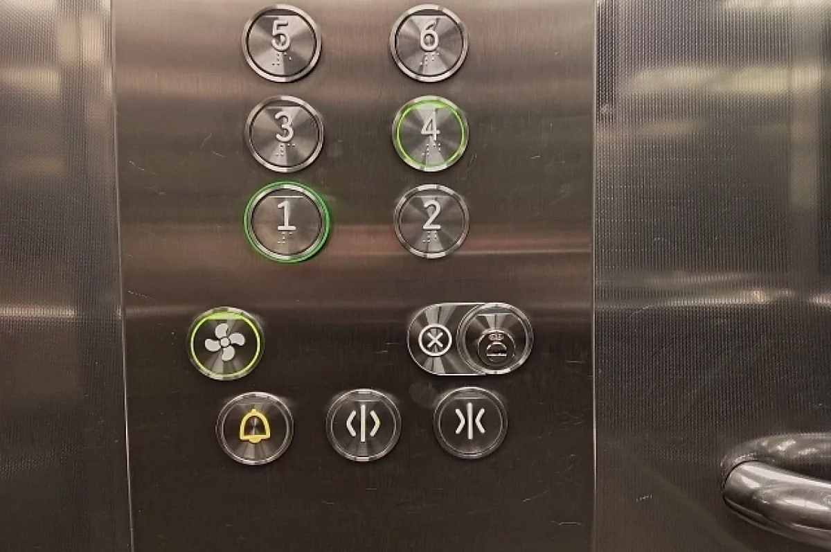 Двухлетний мальчик застрял в лифте в Петропавловске-Камчатском