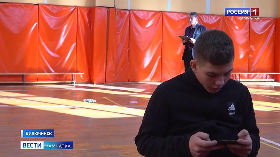 Беспилотники все глубже проникают в нашу жизнь, и управлять ими учатся уже со школьной скамьи