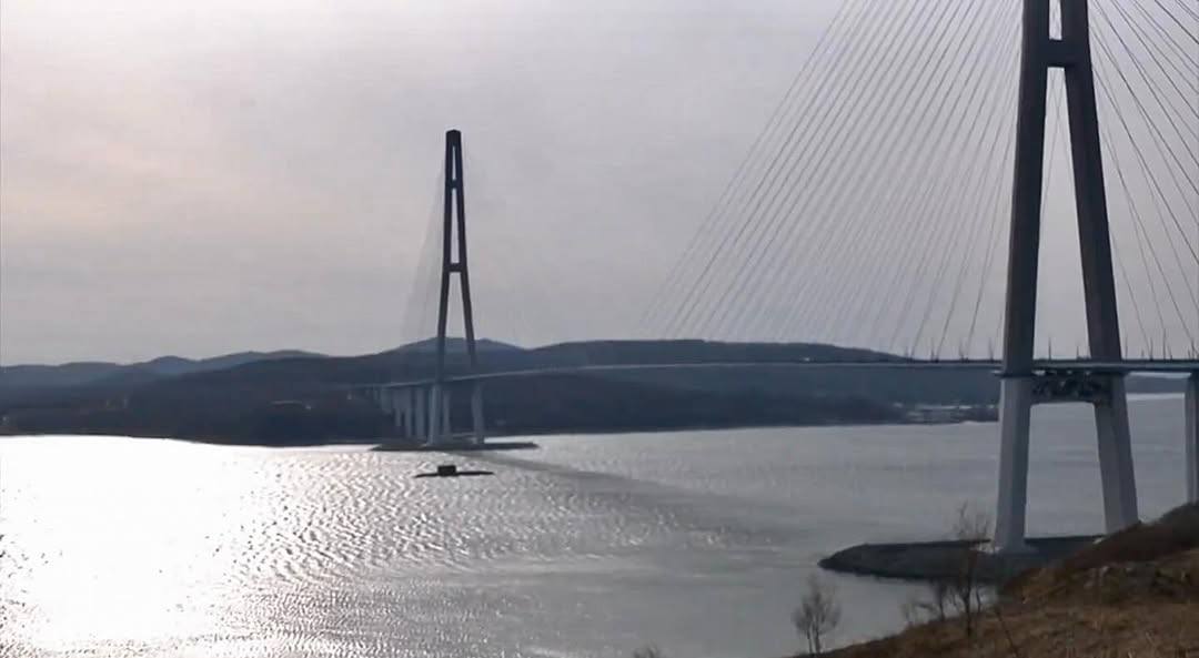 Корвет "Громкий" и большая подводная лодка Б-274 "Петропавловск-Камчатский" покидают Владивосток, 3 марта 2026 года Корвет "Громкий" и большая подводная лодка Б-274 "Петропавловск-Камчатский" покидают Владивосток, 3 марта 2026 года