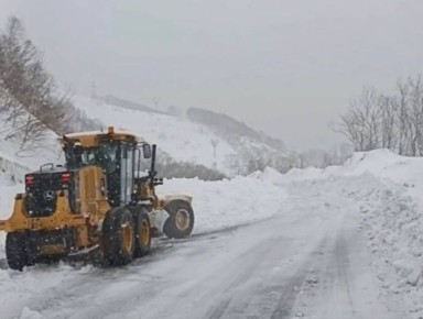 На трассу в Петропавловске-Камчатском сошла лавина: движение перекрыто на двух улицах