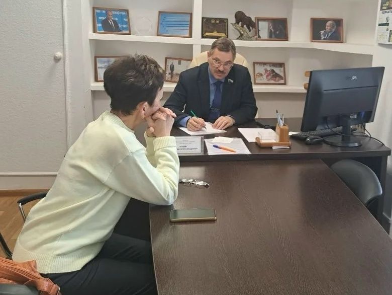 От культуры до наград: с какими вопросами обратились к депутату жители краевой столицы