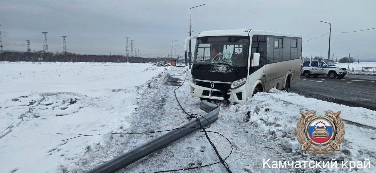 Водители получили травмы в ДТП с участием пассажирского автобуса Водители получили травмы в ДТП с участием пассажирского автобуса