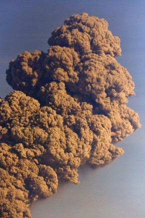 Извержение Шивелуча крупным планом