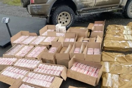 Бросают икру, берутся за клешни