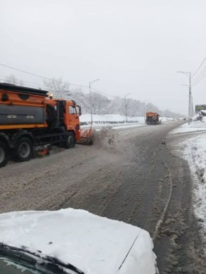 Дорожные службы Петропавловска-Камчатского в круглосуточном режиме ликвидируют последствия снегопада