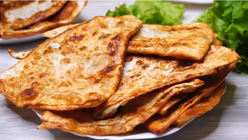 Ленивая готовка: как сварить настоящие чебуреки без замеса теста
