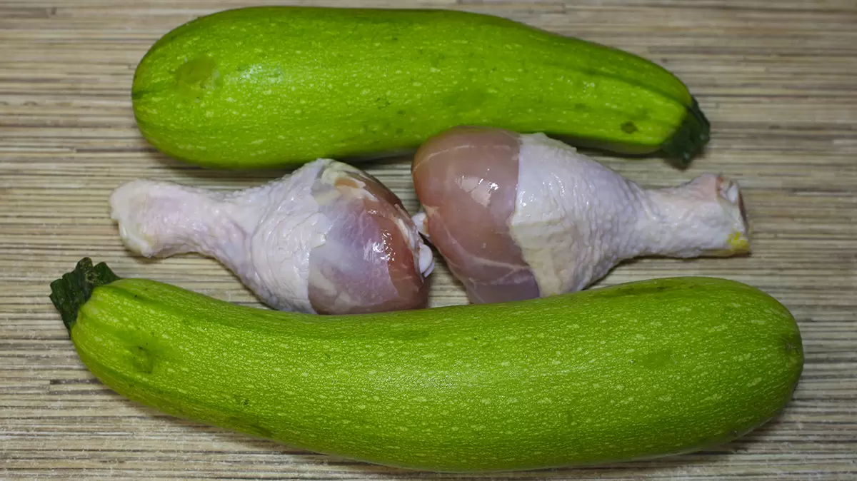 Кабачковые лодочки с курицей и сыром: новое любимое блюдо для всей семьи