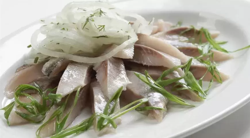 Секреты изысканных закусок из сельди для весёлых праздников