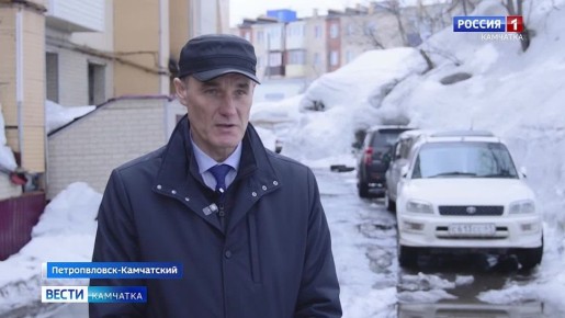 Плохая расчистка двора от снега — не единственная причина, по которой машина МЧС не смогла пробраться к подъезду