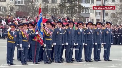 Военные парады на Дальнем Востоке открывают 81-ю годовщину Победы Первый парад встретил Петропавловск-Камчатский. По главной площади города прошли пешие расчеты